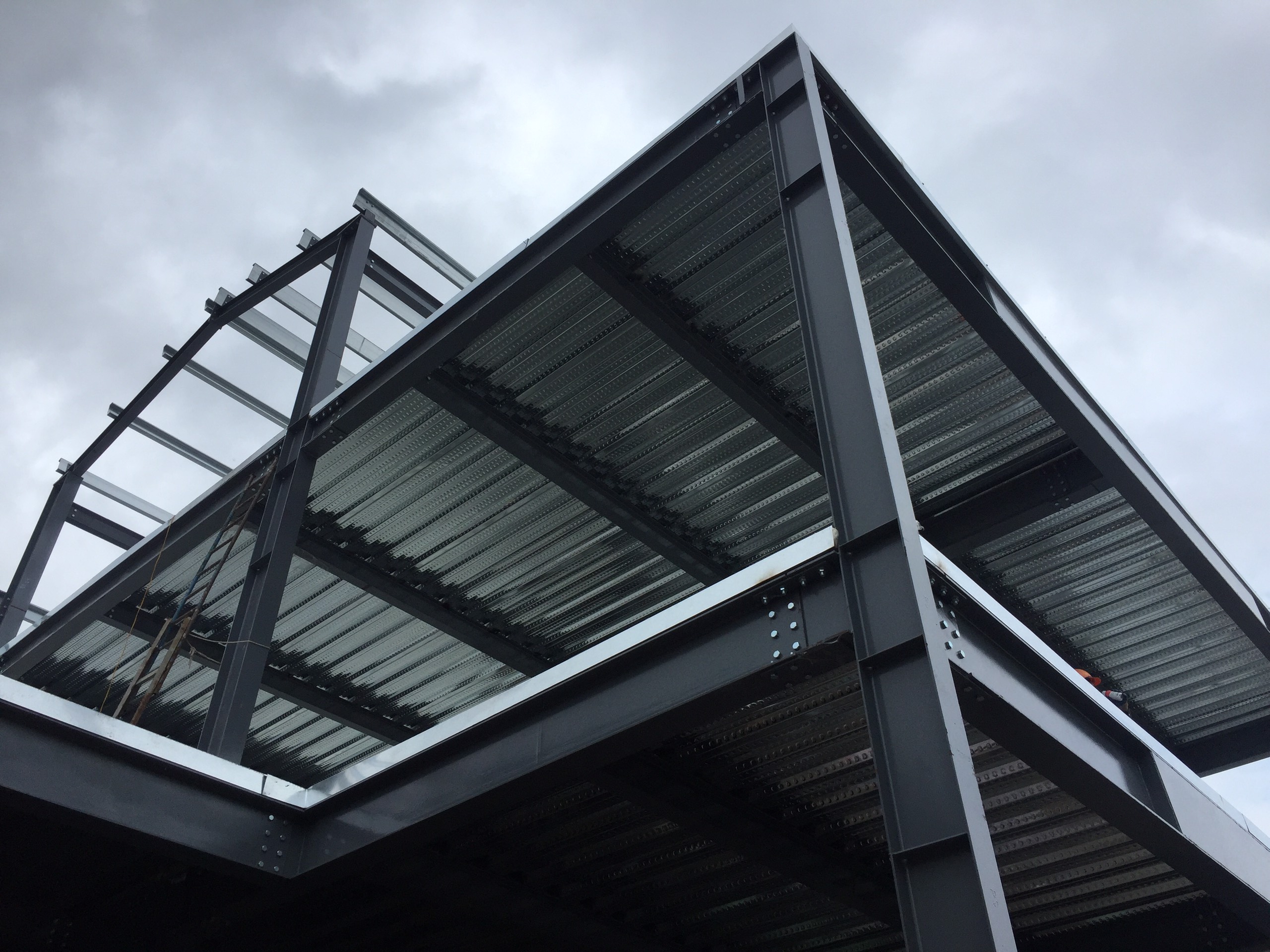 Thi công lắp dựng khung thép nhà văn phòng Sở Dầu Hải Phòng