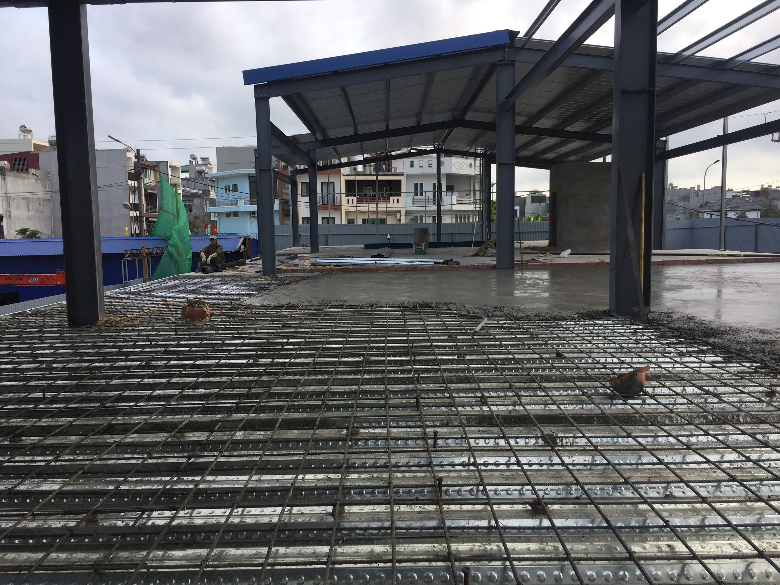 Thi công lắp dựng khung thép nhà văn phòng Sở Dầu Hải Phòng