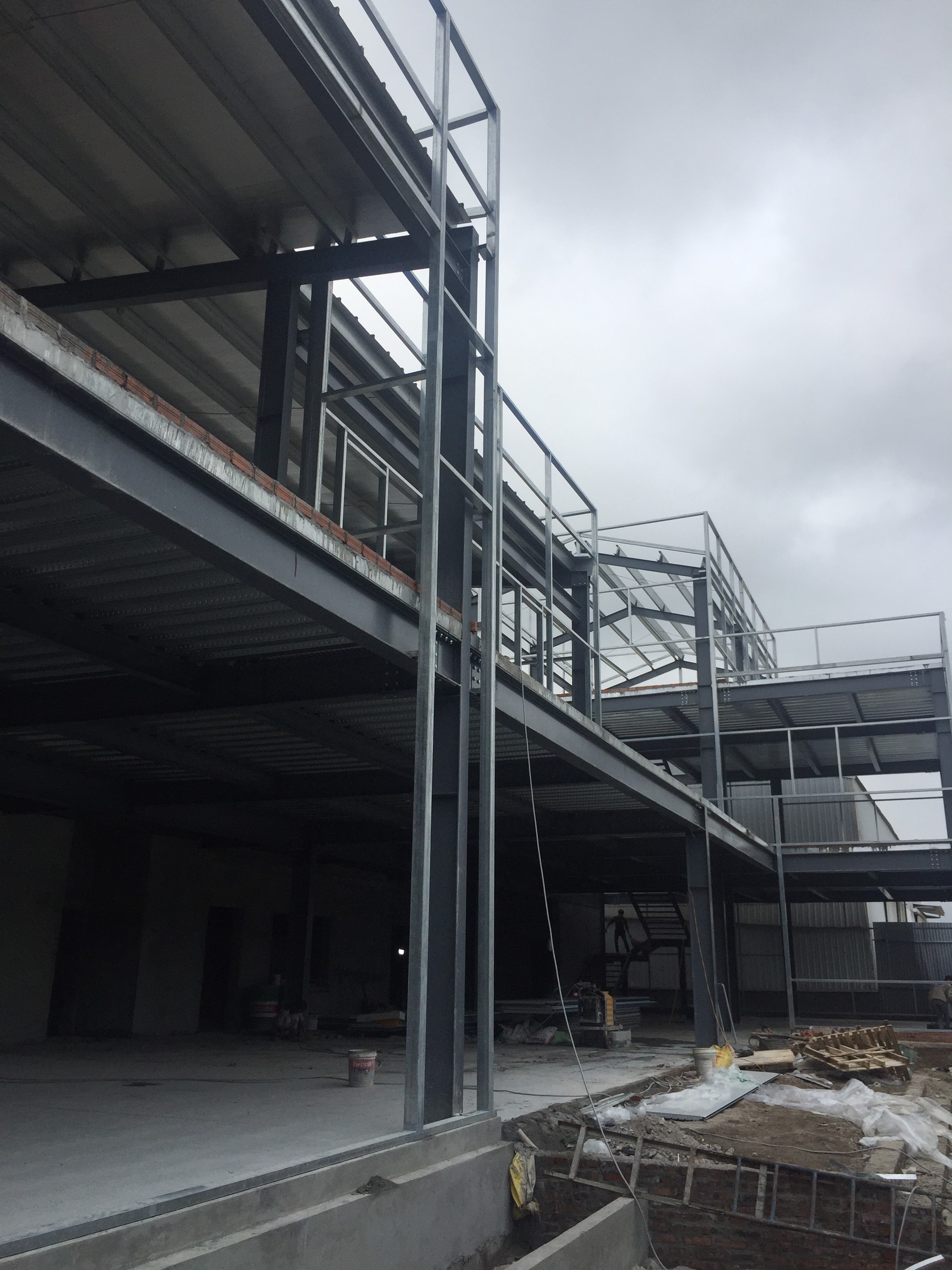 Thi công lắp dựng khung thép nhà văn phòng Sở Dầu Hải Phòng